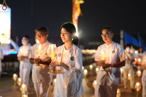 ภาพ No.77231:พิธีจุดมาฆประทีป ในวันมาฆบูชา อาทิตย์ต้นเดือนที่ 6 มีนาคม พ.ศ. 2566 ณ วัดพระธรรมกาย อ.คลองหลวง จ.ปทุมธานี