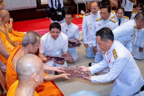 ภาพ No.230974:วันอังคารที่ 1 กรกฎาคม พ.ศ. 2568 ผู้ว่าราชการจังหวัดปทุมธานี เป็นประธานพิธีต้อนรับ สัญญาบัตร พัดยศ พระครูสัญญาบัตรสายต่างประเทศ วัดพระธรรมกาย ประจำปี พ.ศ. 2568 จำนวน 19 รูป
