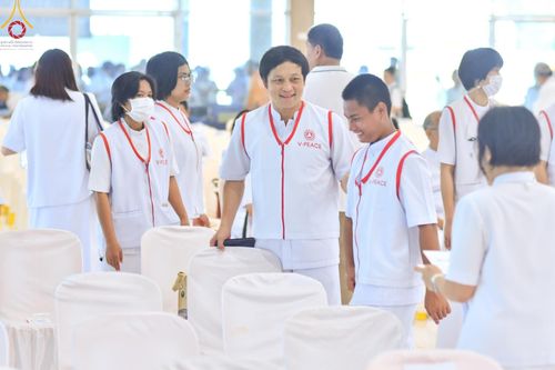 ภาพ No.130041:V.34 เพื่อธรรมเพื่อบางกล่ำ การรับบุญของเจ้าหน้าที่หน่วยงานต่างๆ  เพื่องานธรรมยาตราอัญเชิญพระบรมสารีริกธาตุ ประดิษฐาน ณ มหารัตนเจดีย์สิริปทุมสวรรค์ (เจดีย์อริยพุทธะ 5 พระองค์) ณ ศูนย์ปฏิบัติธรรมภาคใต้ อ.บางกล่ำ จ.สงขลา ระหว่างวันที่ 9-10 มีนาคม พ.ศ. 2567