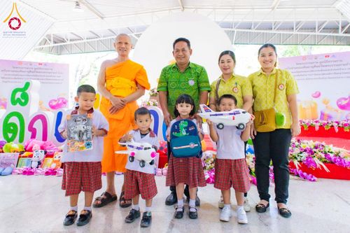 ภาพ No.193538:วัดพระธรรมกาย และ มูลนิธิธรรมกาย มอบของขวัญสนับสนุนงานวันเด็ก วันที่ 8 มกราคม พ.ศ. 2568 ณ อาคารโถงช้างฯ วัดพระธรรมกาย อ.คลองหลวง จ.ปทุมธานี