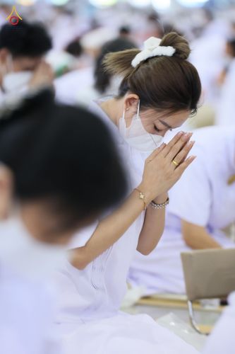 ภาพ No.80862:พิธีตักบาตร , พิธีบูชาข้าวพระในวันอาทิตย์ต้นเดือน วันที่ 7 พฤษภาคม พ.ศ. 2566 ณ วัดพระธรรมกาย