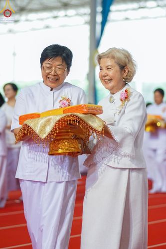 ภาพ No.154536:พิธีทอดผ้าป่าสมทบกฐินวัดพระธรรมกาย และสมทบกฐิน 30,000 วัดทั่วไทย ครั้งที่ 2 ณ สภาธรรมกายสากล วัดพระธรรมกาย วันอังคารที่ 17 กันยายน พ.ศ. 2567
