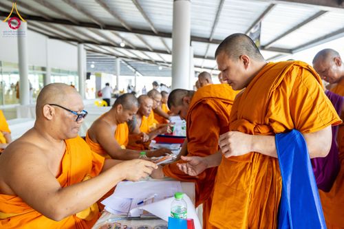 ภาพ No.212467:วันเสาร์ที่ 22 มีนาคม พ.ศ. 2568 พิธีถวายสังฆทานแด่คณะสงฆ์ 323 วัด ปีที่ 21 ครั้งที่ 175 พิธีมอบกองทุนหนุนแรงใจช่วยครูใต้ ปีที่ 18 ครั้งที่ 139 และพิธีทำบุญอุทิศส่วนกุศลให้ผู้วายชนม์ ณ ศูนย์ปฏิบัติธรรมภาคใต้ อำเภอบางกล่ำ จังหวัดสงขลา