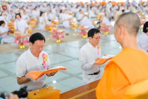 ภาพ No.153002:พิธีถวายภัตตาหารเมนูสวรรค์ ในพรรษาแห่งการเข้าถึงธรรม วันอังคารที่ 10 กันยายน พ.ศ. 2567 ครบรอบ 24 ปี วันละสังขาร คุณยายอาจารย์มหารัตนอุบาสิกาจันทร์ ขนนกยูง ณ หอฉันคุณยายอาจารย์ฯ วัดพระธรรมกาย