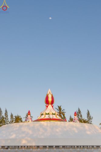 ภาพ No.192681:พิธีจุดประทีปถวายเป็นพุทธบูชา และบูชาธรรมมหาปูชนียาจารย์ ณ อนุสรณ์สถานคลองบางนางแท่น อ.สามพราน จ.นครปฐม ในโครงการธรรมยาตรา กตัญญูบูชา มหาปูชนียาจารย์ พระมงคลเทพมุนี(สด จนฺทสโร) พระผู้ปราบมาร อนุสรณ์สถาน 7 แห่ง ปีที่ 13 วันที่ 10 มกราคม พ.ศ. 2568