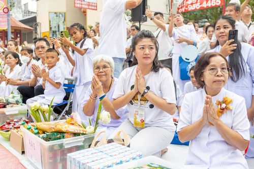 ภาพ No.237096:วันอาทิตย์ที่ 10 สิงหาคม พ.ศ. 2568 มหาสังฆทานครั้งยิ่งใหญ่ ตักบาตรพระ 10,000 รูป ถ.นิพัทธ์อุทิศ 3 ใจกลางนครหาดใหญ่ จ.สงขลา (ชุดที่ 2)