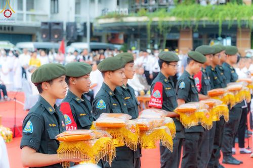 ภาพ No.126080:พิธีทำบุญเมืองนครราชสีมา ฉลอง 556 ปี ตักบาตรพระ 10,000 รูป ในวันเสาร์ที่ 2 มีนาคม พ.ศ.2567 ณ อนุสาวรีย์ท้าวสุรนารี จ.นครราชสีมา จัดโดย คณะสงฆ์จังหวัดนครราชสีมา ร่วมกับสำนักงานจังหวัดนครราชสีมา