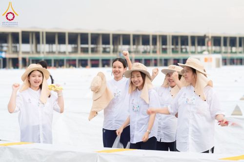 ภาพ No.217774:วันที่ 10-14 เมษายน พ.ศ. 2568 เจ้าหน้าที่อาสาสมัคร เตรียมงานวันคุ้มครองโลก ชุดที่ 2 วัดพระธรรมกาย จ.ปทุมธานี