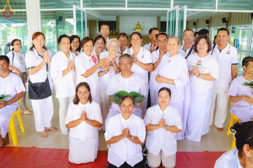 ภาพ No.186494:พิธีตัดปอย ปลงผม เวียนประทักษิณ  มอบบาตรผ้าไตร ขอขมาผู้ปกครอง และพิธีบรรพชาอุปสมบท  โครงการอุปสมบทหมู่บูชาธรรมมหาปูชนียาจารย์  ประจำปี 2567 ณ ศูนย์ปฏิบัติธรรมภาคใต้และวัดคงคาเลียบ อ.บางกล่ำ จ.สงขลา วันอาทิตย์ที่ 8 ธันวาคม พ.ศ. 2567