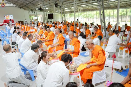 ภาพ No.248305:วันอาทิตย์ที่ 21 กันยายน พ.ศ. 2568 พิธีตักบาตร, พิธีทอดผ้าป่าบำรุงธุดงคสถานล้านนา, พิธีถวายกองทุนการศึกษาพระบาลี, พิธีถวายสลากภัตเป็นสังฆทาน เนื่องในโอกาสครบรอบ 39 ปี ธุดงคสถานล้านนา ณ ธุดงคสถานล้านนา อ.สันทราย จ.เชียงใหม่