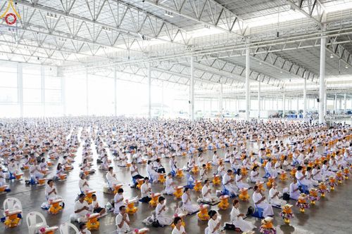 ภาพ No.131627:พิธีร่วมบุญบรรพชาสามเณร 5,000 รูป ณ บ้านแก้วเรือนทองคุณยาย สภาธรรมกายสากล วัดพระธรรมกาย วันเสาร์ที่ 23 มีนาคม พ.ศ. 2567