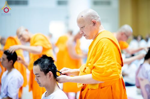 ภาพ No.213576:วันเสาร์ที่ 29 มีนาคม พ.ศ. 2568 พิธีปลงผม โครงการสามเณรยุวธรรมทายาท รุ่นที่ 33 โครงการสามเณรมัชฌิมธรรมทายาท รุ่นที่ 29 ณ ห้องปฏิบัติธรรมวิหารคด คอร์ 13 วัดพระธรรมกาย