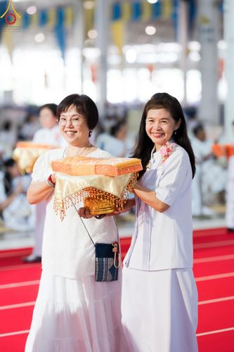 ภาพ No.160160:พิธีทอดผ้าป่าสมทบกฐินวัดพระธรรมกาย และสมทบกฐิน 30,000 วัดทั่วไทย ครั้งที่ 3 ณ สภาธรรมกายสากล วัดพระธรรมกาย วันพฤหัสบดีที่ 10 ตุลาคม พ.ศ. 2567