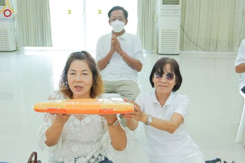 ภาพ No.216224:วันเสาร์ที่ 5 เมษายน พ.ศ. 2568 พิธีตัดปอยผม พิธีขอขมาผู้ปกครอง พิธีขอขมามอบผ้าไตร พิธีบรรพชา พิธีถวายบาตรสามเณร ณ ศูนย์ปฏิบัติธรรมและศูนย์อบรมเยาวชนเพชรบุรี ต.ท่าแลง อ.ท่ายาง จ.เพชรบุรี