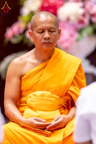 ภาพ No.256226:วันที่ 4 ตุลาคม พ.ศ. 2568 พิธีบรรพชาอุปสมบท  โครงการอุปสมบทหมู่บูชาธรรม 141 ปี  พระมงคลเทพมุนี (สด จนฺทสโร) ณ โบสถ์พระไตรปิฏก วัดพระธรรมกาย จ.ปทุมธานี