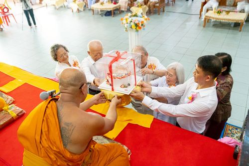 ภาพ No.286095:วันที่ 11 ตุลาคม พ.ศ. 2568 พิธีทอดกฐินสามัคคีทั่วไทย 30,000 วัด โดยคณะศิษยานุศิษย์ บูชาธรรม 81 ปี หลวงพ่อธัมมชโย ณ วัดโบสถ์บน ต.บางคูเวียง อ.บางกรวย จ.นนทบุรี