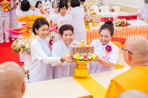 ภาพ No.175049:พิธีทอดกฐิน วัดพระธรรมกายซิลิคอนวัลเลย์ มลรัฐแคลิฟอร์เนีย ประเทศสหรัฐอเมริกา บูชาธรรม 80 ปี หลวงพ่อธัมมชโย โดยคณะศิษยานุศิษย์วัดพระธรรมกาย วันที่ 27 ตุลาคม พ.ศ. 2567