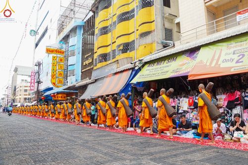 ภาพ No.128522:พิธีอัญเชิญพระบรมสารีริกธาตุ " ใจกลางเมืองนครหาดใหญ่ " เพื่อประดิษฐาน ณ มหารัตนเจดีย์สิริปทุมสวรรค์ (เจดีย์อริยพุทธะ 5 พระองค์) ศูนย์ปฏิบัติธรรมภาคใต้ อ.บางกล่ำ จ.สงขลา  วันที่ 9 มีนาคม พ.ศ. 2567 (ชุดที่ 2)