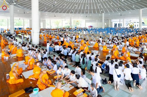 ภาพ No.213307:วันศุกร์ที่ 28 มีนาคม พ.ศ. 2568 (วันพระ แรม 15 ค่ำ เดือน 4) พิธีบุพเปตพลี ครั้งที่ 161 ร่วมอุทิศบุญแด่หมู่ญาติที่ล่วงลับไปแล้ว และสืบทอดอายุพระพุทธศาสนา ณ หอฉันคุณยายอาจารย์ฯ วัดพระธรรมกาย