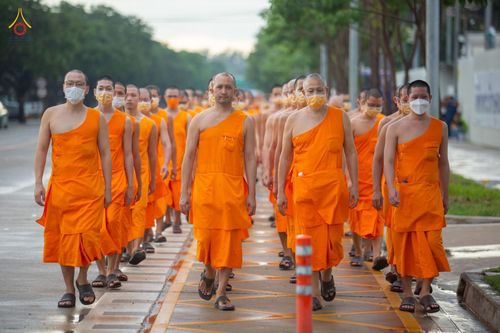 ภาพ No.88729:คณะสงฆ์ เจ้าหน้าที่ และสาธุชน ทุ่มเทแรงกายแรงใจเตรียมงาน เพื่องานวันครูผู้ค้นพบวิชชาธรรมกาย ตั้งแต่วันที่ 20 กันยายน พ.ศ. 2566