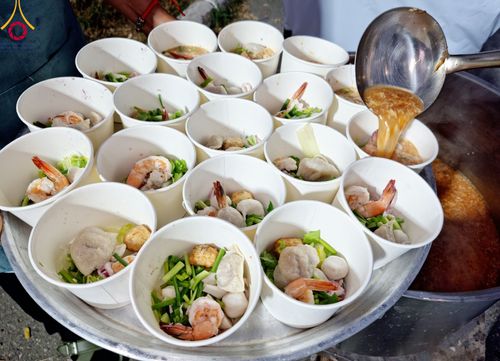 ภาพ No.110727:พิธีถวายภัตตาหารเป็นสังฆทาน แด่คณะพระธรรมยาตราฯ ในโครงการธรรมยาตรากตัญญูบูชา มหาปูชนียาจารย์ พระมงคลเทพมุนี(สด จนฺทสโร) พระผู้ปราบมาร อนุสรณ์สถาน 7 แห่ง ปีที่ 12 วันที่ 12 มกราคม พ.ศ. 2567 ณ อนุสรณ์สถานมหาวิหารพระมงคลเทพมุนี(โลตัสแลนด์) อ.สองพี่น้อง จ.สุ