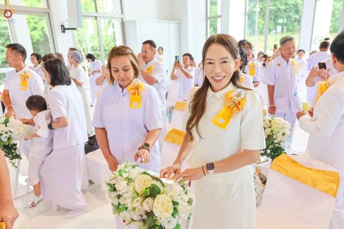 ภาพ No.239430:วันอาทิตย์ที่ 17 สิงหาคม พ.ศ. 2568 พิธีกดปุ่มอัญเชิญรูปเหมือน พระมงคลเทพมุนี (สด จันทสโร)  ณ มหาวิหารแก้วพระมงคลเทพมุนี  ศูนย์ปฏิบัติธรรมแก้วเมืองเลย