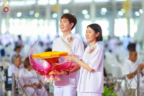 ภาพ No.215426:วันอาทิตย์ต้นเดือนที่ 6 เมษายน พ.ศ. 2568 ขบวนอัญเชิญผ้าป่าสมทบ มหาสังฆทาน 40,000 กว่าวัดทั่วประเทศ ณ สภาธรรมกายสากล วัดพระธรรมกาย