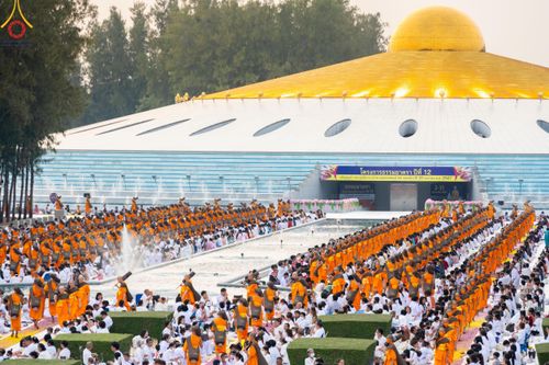 ภาพ No.120350:พิธีต้อนรับพระธรรมยาตรา ในโครงการธรรมยาตรา กตัญญูบูชา มหาปูชนียาจารย์ พระมงคลเทพมุนี(สด จนฺทสโร) พระผู้ปราบมาร อนุสรณ์สถาน 7 แห่ง ปีที่ 12 วันที่ 28 มกราคม พ.ศ. 2567 ณ วัดพระธรรมกาย จ.ปทุมธานี (ชุดที่ 2)