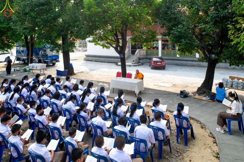 ภาพ No.203416:พิธีทอดผ้าป่าทำนุบำรุงศาสนสถาน ณ วัดปรางค์หลวง ตำบลบางม่วง อำเภอบางใหญ่ จังหวัดนนทบุรี ในโครงการธรรมยาตรา กตัญญูบูชา มหาปูชนียาจารย์ พระมงคลเทพมุนี(สด จนฺทสโร) พระผู้ปราบมาร อนุสรณ์สถาน 7 แห่ง ปีที่ 13 วันที่ 29 มกราคม พ.ศ. 2568