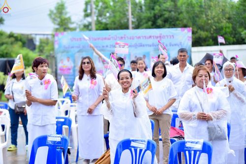 ภาพ No.249984:วันอังคารที่ 30 กันยายน พ.ศ. 2568 พิธีตอกเสามงคลต้นแรกอาคารเศรษฐีถาวร ที่พักผู้มาปฏิบัติธรรม ณ ศูนย์ปฏิบัติธรรมจันทบุรี