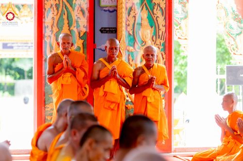 ภาพ No.231827:วันเสาร์ ที่ 5 กรกฎาคม พ.ศ. 2568 พิธีบรรพชา อุปสมบท โครงการอุปสมบท บูชาธรรมมหาปูชนียาจารย์ รุ่นเข้าพรรษา ณ วัดเกาะแก้วประชานุรักษ์ อ.วังทอง  จ.พิษณุโลก