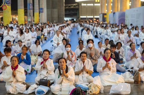 ภาพ No.187657:พิธีฉลองชัยสวดมนต์บทธัมมจักกัปปวัตนสูตร 7,000,000,000 จบ และพิธีสวดมนต์ข้ามปี วันที่ 31 ธันวาคม พ.ศ. 2567 ถึงวันที่ 1 มกราคม พ.ศ. 2568 ณ มหารัตนวิหารคด วัดพระธรรมกาย จ.ปทุมธานี