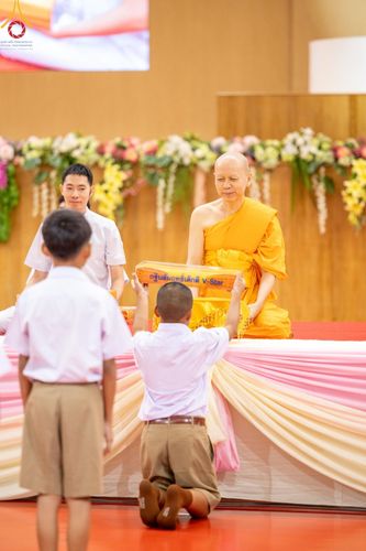 ภาพ No.152872:อบรมเชิงปฎิบัติการจัดกิจกรรมทอดกฐินสัมฤทธิ์ และพิธีมอบผ้าไตรประธานกฐินสัมฤทธิ์เด็กดี V-Star ประจำปีพุทธศักราช 2567  วันเสาร์ที่ 7 กันยายน พ.ศ.2567 ณ สภาธรรมกายสากล วัดพระธรรมกาย