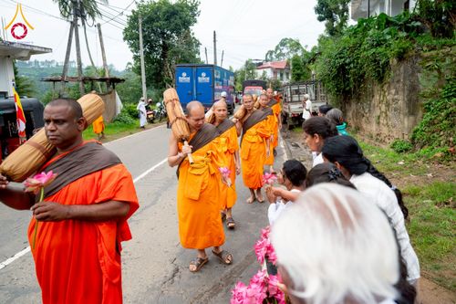 ภาพ No.226287:วันที่ 7-10 พฤษภาคม พ.ศ. 2568 โครงการเดินธรรมยาตรา สยาม-ลังกา ธรรมยาตรา ฉลองเทศกาลวิสาขบูชาแห่งชาติ ศรีลังกา บูชาธรรม 81 ปี หลวงพ่อธัมมชโย เมืองนูวราอิลิยา ประเทศศรีลังกา