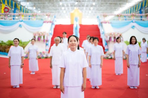 ภาพ No.237477:วันอาทิตย์ที่ 10 สิงหาคม พ.ศ.2568 พิธีมอบใบประกาศเกียรติคุณ โครงการสอบบาลี "ฉลองแชมป์" บูชาธรรม 80 ปี หลวงพ่อธัมมชโย ประจำปี 2568 และ พิธีมอบดวงแก้วสามเณรทรงบาลีไวยากรณ์ ณ สภาธรรมกายสากล วัดพระธรรมกาย ปทุมธานี