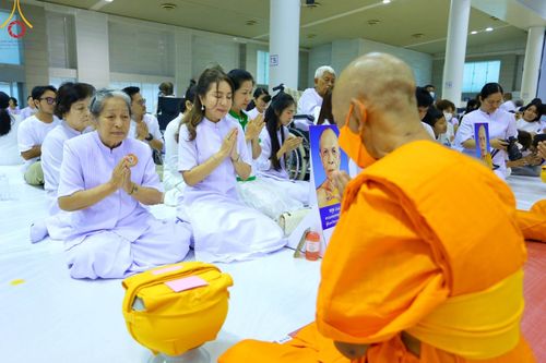 ภาพ No.101699:พิธีขอบรรพชา, พิธีขอสรณคมน์และศีล, พิธีถวายบาตร ในโครงการอุปสมบทหมู่ รุ่นบูชาธรรมมหาปูชนียาจารย์ ณ วัดพระธรรมกาย วันที่ 9 ธันวาคม พ.ศ. 2566