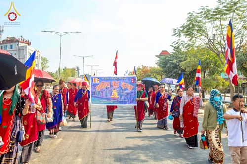 ภาพ No.212937:วันที่ 14 - 15 มีนาคม พ.ศ. 2568 คณะสงฆ์และสามเณรเดินธรรมยาตรา ในโครงการบวชสามเณรเนปาล 500 รูป ไปยังสถานที่รอบมายาเทวีและลุมพินีเกรด ณ ลุมพินี ประเทศเนปาล