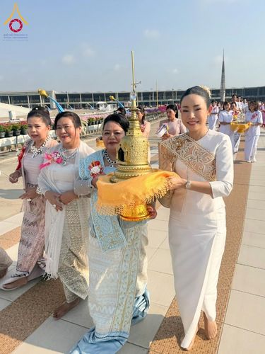 ภาพ No.209677:วันอาทิตย์ที่ 2 มีนาคม พ.ศ. 2568 พิธีภาคบ่าย สัมมนาพิเศษ, ปฏิบัติธรรม พิธีรับมอบพระบรมสารีริกธาตุ ณ สภาธรรมกายสากล วัดพระธรรมกาย