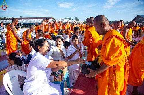 ภาพ No.211953:วันจันทร์ที่ 17 มีนาคม พ.ศ. 2568 พิธีตักบาตรพระกว่า 300 รูป ฉลองพิธีประดิษฐานพระบรมสารีริกธาตุ ณ ปทุมเจดีย์ เจดีย์พระพุทธเจ้า 5 พระองค์ ศูนย์อบรมเยาวชนปัตตานี บ้านโคกดีปลี ตำบลตุยง อำเภอหนองจิก จังหวัดปัตตานี