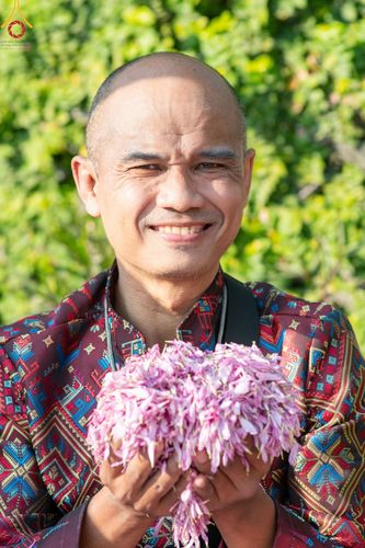 ภาพ No.206116:HAPPY FACE @ธรรมยาตรา # 1 ในโครงการธรรมยาตรา กตัญญูบูชา มหาปูชนียาจารย์ พระมงคลเทพมุนี(สด จนฺทสโร) พระผู้ปราบมาร อนุสรณ์สถาน 7 แห่ง ปีที่ 13 ระหว่างวันที่ 2-31 มกราคม พ.ศ. 2568