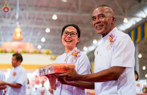 ภาพ No.264529:วันอาทิตย์ที่ 2 พฤศจิกายน พ.ศ. 2568 พิธีทอดกฐินสามัคคี ณ สภาธรรมกายสากล วัดพระธรรมกาย