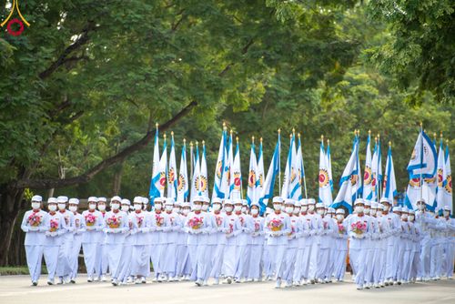 ภาพ No.89092:พิธีอัญเชิญรูปหล่อทองคำ  คุณยายอาจารย์มหารัตนอุบาสิกาจันทร์ ขนนกยูง เพื่อประดิษฐาน ณ มหาวิหารคุณยายอาจารย์ฯ เนื่องในวันครูผู้ค้นพบวิชชาธรรมกาย วันศุกร์ที่ 29 กันยายน พ.ศ. 2566