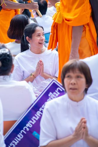 ภาพ No.287901:วันที่ 3 มกราคม พ.ศ. 2569 พิธีต้อนรับพระธรรมยาตรา ครั้งที่ 2 (ภาพชุดที่ 2) ในโครงการธรรมยาตรา กตัญญูบูชา มหาปูชนียาจารย์ พระมงคลเทพมุนี(สด จนฺทสโร) พระผู้ปราบมาร อนุสรณ์สถาน 7 แห่ง ปีที่ 14 ณ อนุสรณ์สถานมหาวิหารพระมงคลเทพมุนี (โลตัสแลนด์) อ.สองพี่น้อง จ.