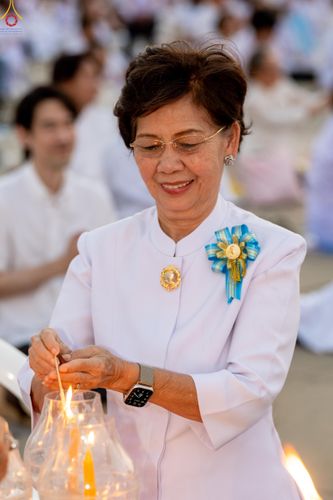 ภาพ No.307638:วันที่ 31 มกราคม พ.ศ. 2569 พิธีจุดประทีปธรรมถวายเป็นพุทธบูชา  และบูชาธรรมมหาปูชนียาจารย์ (ภาพชุดที่ 2) ณ วัดพระธรรมกาย ปทุมธานี ในโครงการธรรมยาตรา กตัญญูบูชา มหาปูชนียาจารย์ พระมงคลเทพมุนี(สด จนฺทสโร) พระผู้ปราบมาร อนุสรณ์สถาน 7 แห่ง ปีที่ 14