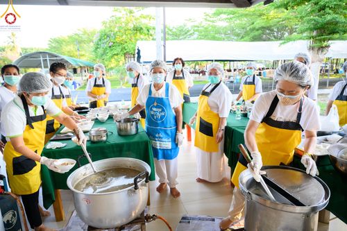 ภาพ No.81189:พิธีถวายสังฆทานแด่คณะสงฆ์ 323 วัด พิธีมอบกองทุนหนุนแรงใจช่วยครูใต้ และพิธีทำบุญอุทิศส่วนกุศลแด่ผู้วายชนม์ในเหตุการณ์ความไม่สงบ ๔ จังหวัดชายแดนภาคใต้  ปีที่ 19 ครั้งที่ 162 วันเสาร์ที่ 27 พฤษภาคม พ.ศ. 2566 ณ ศูนย์ปฏิบัติธรรมภาคใต้ อ.บางกล่ำ จ.สงขลา