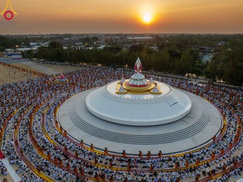 ภาพ No.108031:พิธีต้อนรับพระธรรมยาตรา ในโครงการธรรมยาตรากตัญญูบูชา มหาปูชนียาจารย์ พระมงคลเทพมุนี(สด จนฺทสโร) พระผู้ปราบมาร อนุสรณ์สถาน 7 แห่ง ปีที่ 12 วันที่ 7 มกราคม พ.ศ. 2567 ณ อนุสรณ์สถานคลองบางนางแท่น  อ.สามพราน จ.นครปฐม