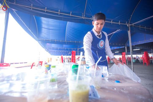 ภาพ No.59809:V.39 ทุ่มสุดใจ ธรรมชัย 80 ปี การเตรียมงาน การปฏิบัติงาน ของเจ้าหน้าที่หน่วยงานต่างๆ เพื่อพิธีฉลองอายุวัฒนมงคล 80 ปี หลวงพ่อธัมมชโย และรับถวายมหาสังฆทาน 10,000 กว่าวัดทั่วประเทศ ในวันคุ้มครองโลก จันทร์ที่ 22 เมษายน พ.ศ. 2567