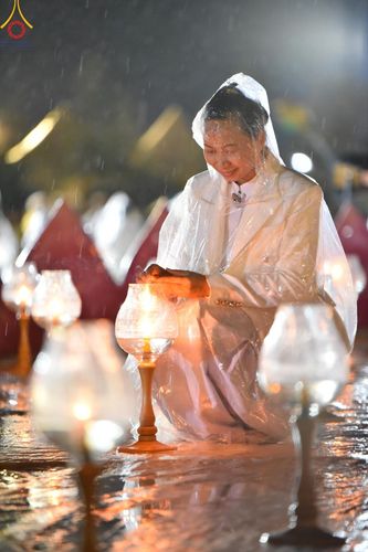 ภาพ No.118354:พิธีจุดประทีปถวายเป็นพุทธบูชา และบูชาธรรมมหาปูชนียาจารย์ พระมงคลเทพมุนี(สด จนฺทสโร) วันที่ 24 มกราคม พ.ศ. 2567 ณ อนุสรณ์สถานบางปลา อ.บางเลน จ.นครปฐม