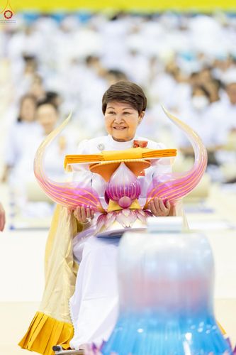 ภาพ No.244097:วันอาทิตย์ที่ 7 กันยายน พ.ศ. 2568 พิธีทอดผ้าป่าสมทบกฐินวัดพระธรรมกาย และสมทบกฐิน 30,000 วัดทั่วไทย ครั้งที่ 2 ณ ห้องแก้วสารพัดนึก 1 วัดพระธรรมกาย