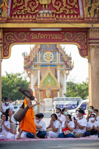 ภาพ No.120185:พิธีต้อนรับพระธรรมยาตรา ในโครงการธรรมยาตรา กตัญญูบูชา มหาปูชนียาจารย์ พระมงคลเทพมุนี(สด จนฺทสโร) พระผู้ปราบมาร อนุสรณ์สถาน 7 แห่ง ปีที่ 12 วันที่ 28 มกราคม พ.ศ. 2567 ณ วัดพระธรรมกาย จ.ปทุมธานี